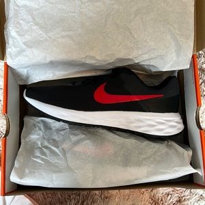 Men’s Black With Red Detailing Nike Revolution 6 NNs Size 11
